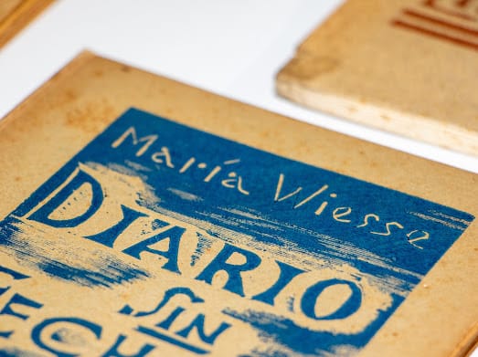 Diario sin fechas Fragmento de la portada de 'Diario sin fechas', de María Wiesse. Es otro libro antiguo